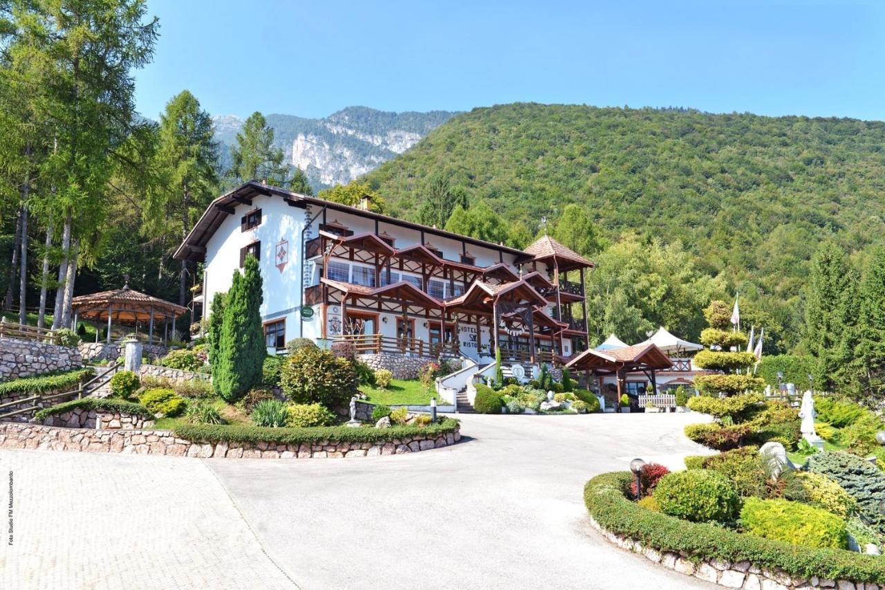 Hotel Ristorante Scoiattolo Sporminore Exterior photo